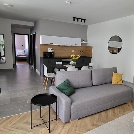 Dotis Apartman Tata Eksteriør billede