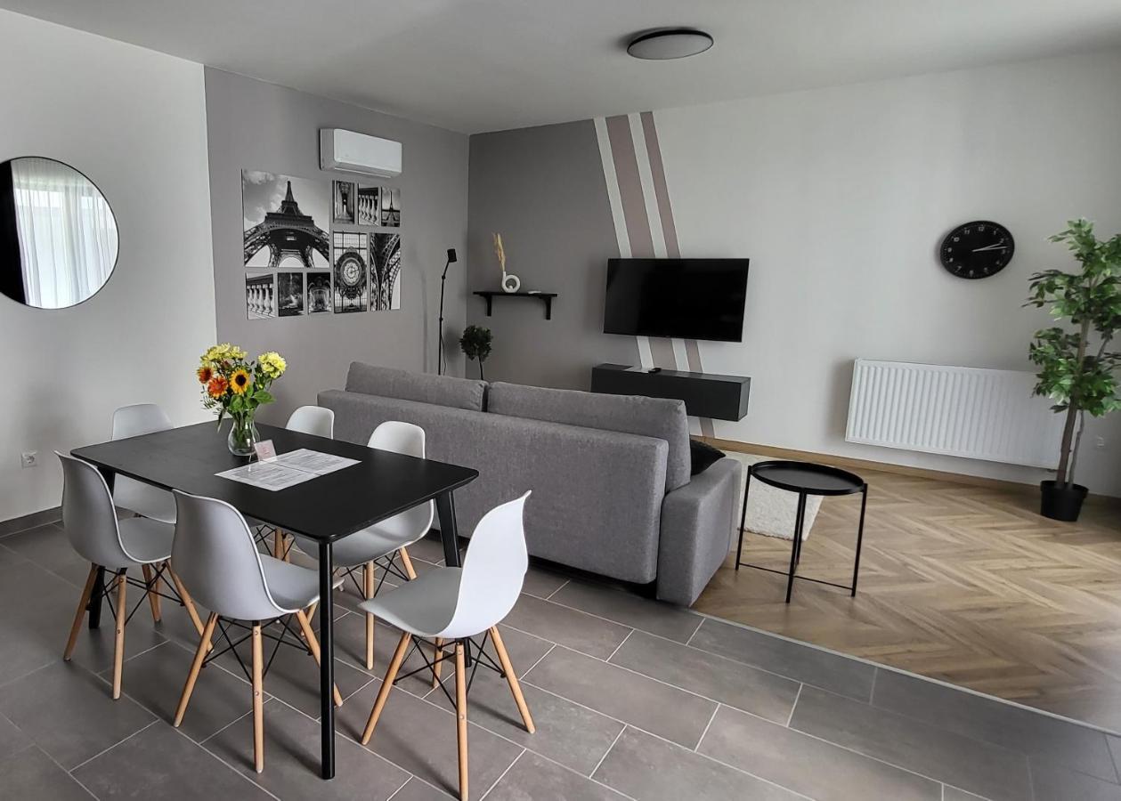 Dotis Apartman Tata Eksteriør billede