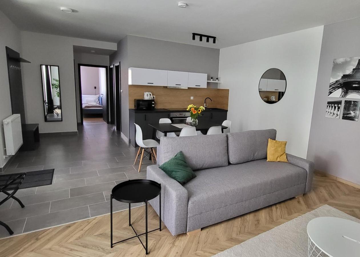 Dotis Apartman Tata Eksteriør billede
