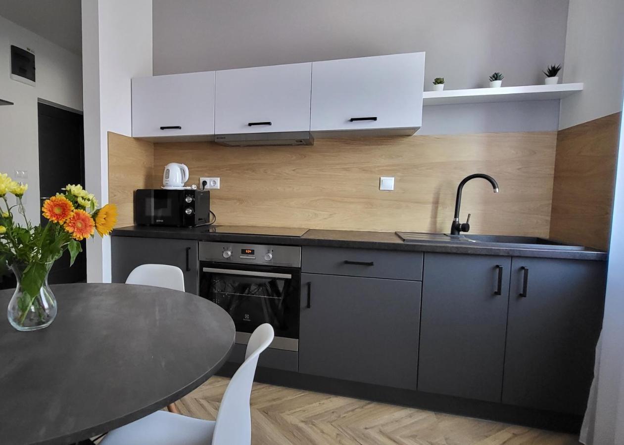 Dotis Apartman Tata Eksteriør billede